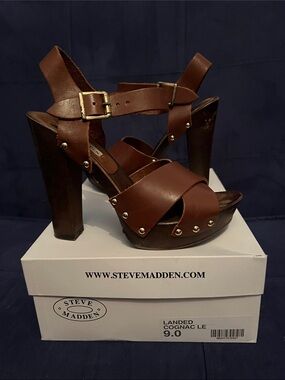 Steve Madden Cognac Brown Studded Platform Sandals size 9 but fit more like 8.5